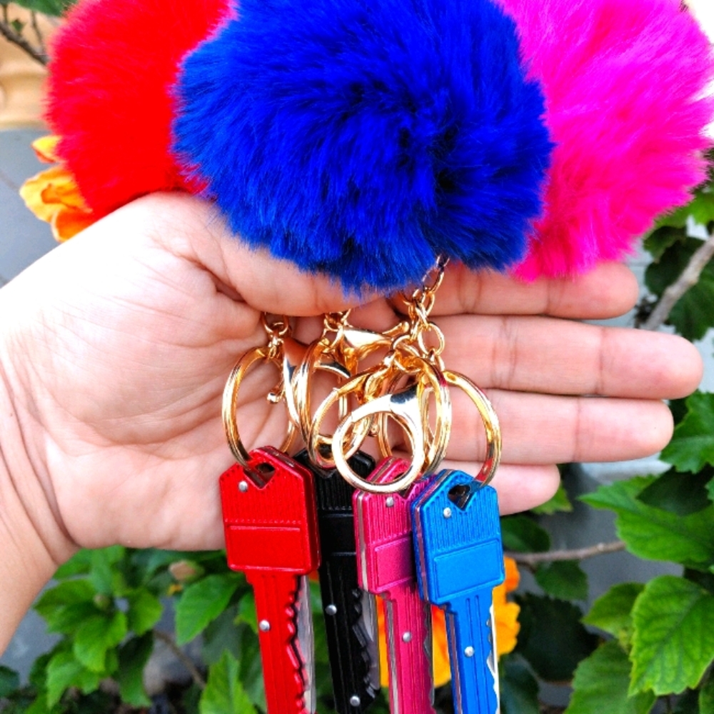 Self defense Keychain ( pick your color)